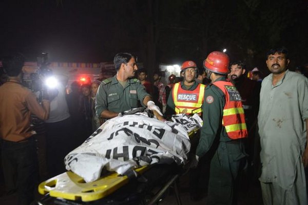 Ledakan di Lahore Menewaskan Puluhan Anak Kecil