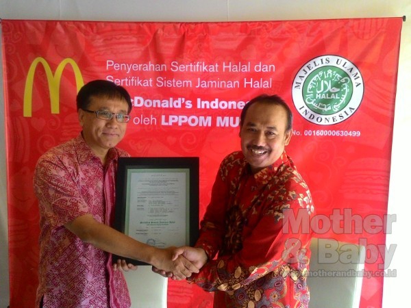 Restoran Cepat Saji Terbesar Indonesia Dapatkan Sertifikat Sistem Jaminan Halal