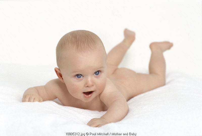 Tahap Perkembangan Otak Si Kecil