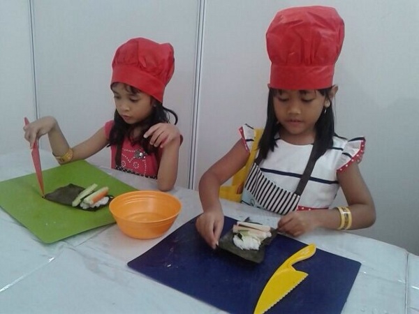 Belajar Memasak Bersama Teman-teman