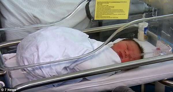 Tulang Panggul Ibu Hampir Patah saat Melahirkan Bayi Seberat 6 Kilogram