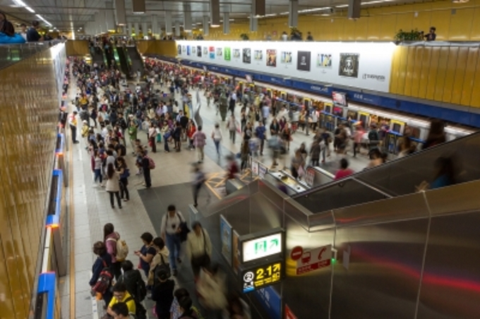 Ibu Hamil Protes karena Tidak Diberikan Duduk di Kereta