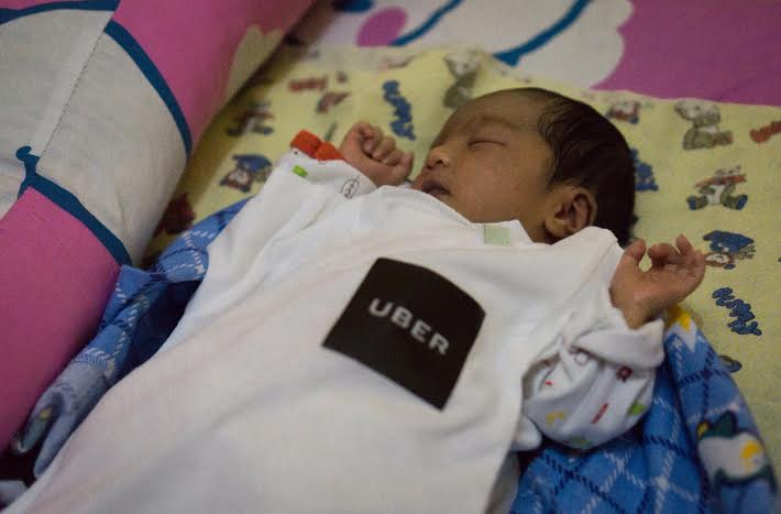 Pengemudi Transportasi Berbasis Aplikasi Bantu Kelahira