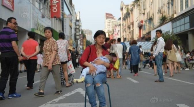 Ibu di Tiongkok Gelar Aksi Menyusui di Tempat Umum