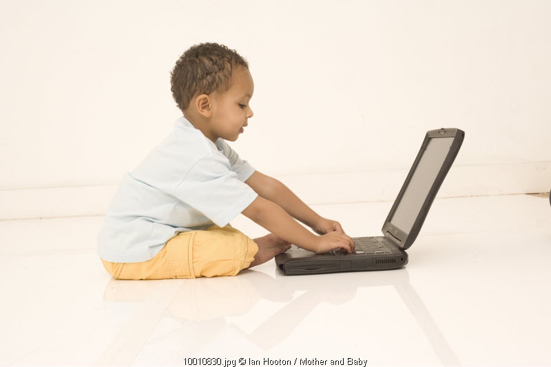 Cara Melindungi Si Kecil dari Kejahatan Dunia Maya