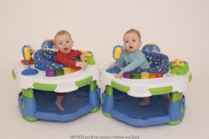 Ingat! Kembar Tidak Harus Selalu Sama