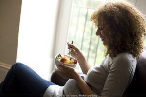 Banyak Konsumsi Buah saat Hamil Membuat Anak Cerdas