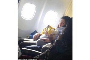 Ibu Ini Melahirkan di Ketinggian 30.000 Kaki