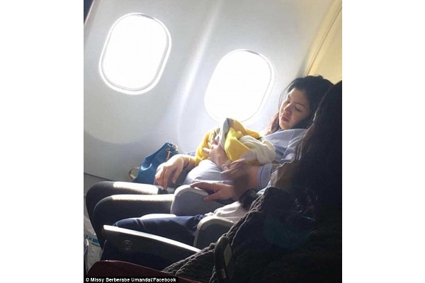 Ibu Ini Melahirkan di Ketinggian 30.000 Kaki