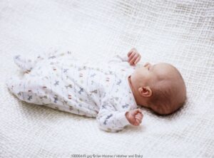 Wanita Ini Melahirkan Anak Pertama di Usia 62 Tahun