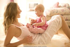 Berbicara dengan Bayi dapat Meningkatkan Kecerdasan