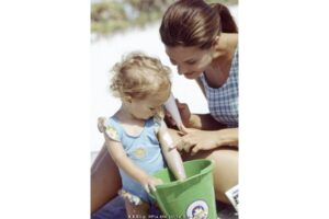 3 Tips agar Si Kecil Nyaman di Bawah Sinar Matahari