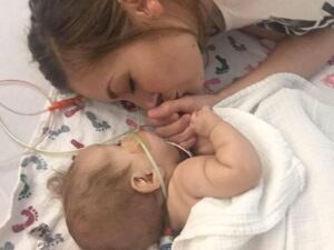 Seorang Ibu Mendonorkan 131 Galon ASI