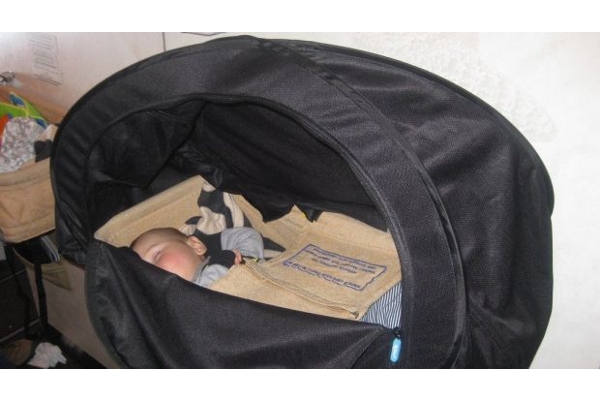 Kanopi Anti Rewel untuk Si Kecil di Pesawat