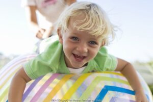 7 Tips Menjaga Kesehatan Mata Si Kecil