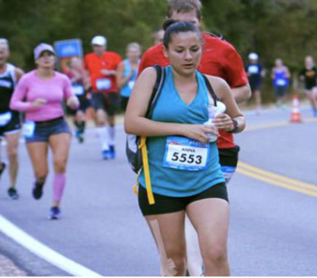 Anna Young: Pompa ASI Sambil Lari Half-Marathon