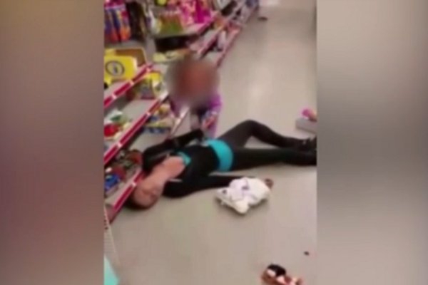 Ibu Overdosis di Supermarket, Balita Ini Menangis