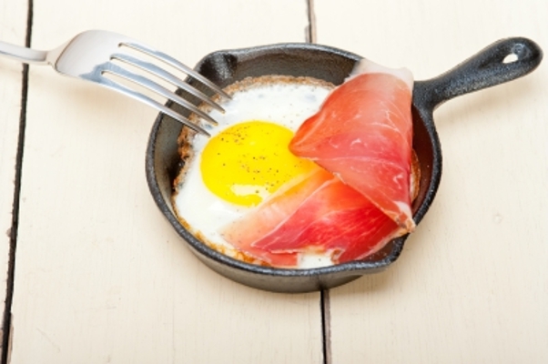 Bolehkah Si Kecil Makan Telur Setengah Matang?