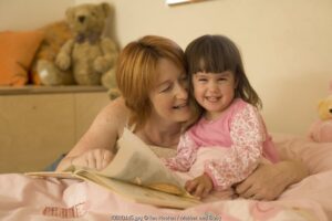 Amankah Terus-menerus Memberikan Si Kecil yang Terbaik?