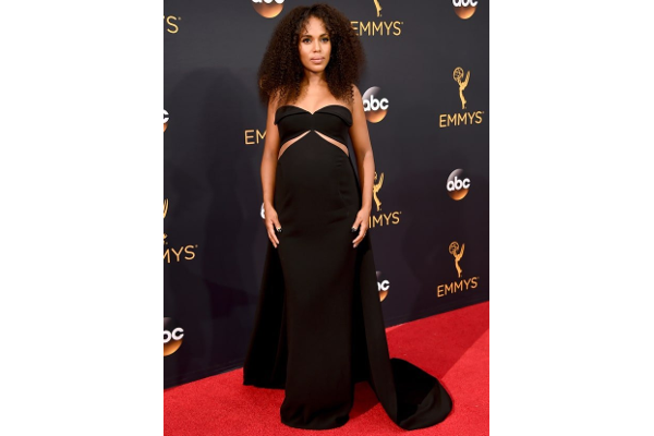 Kehamilan Paling Memukau di Emmy Awards 2016
