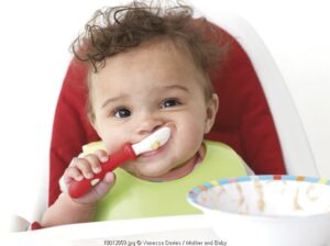 3 Tips Mudah Mengenalkan Sayuran pada Bayi