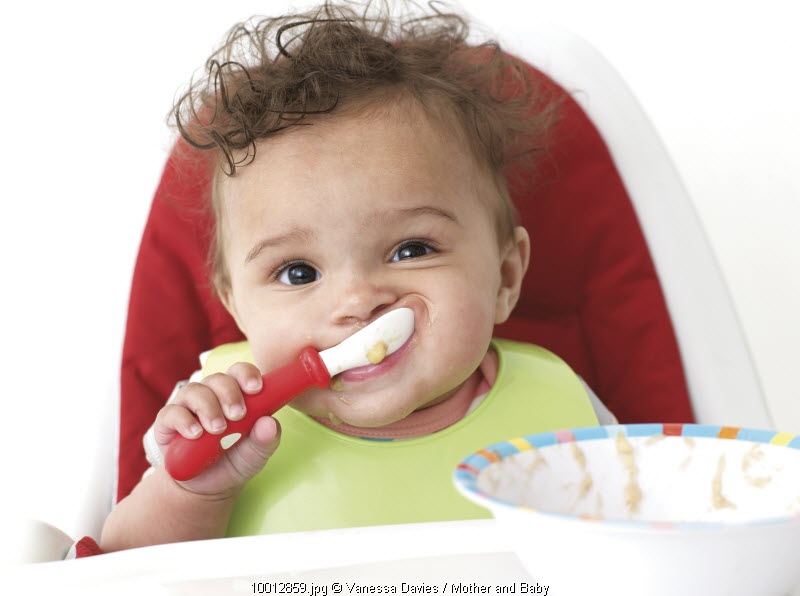 3 Tips Mudah Mengenalkan Sayuran pada Bayi