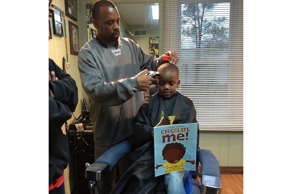 Cukur Rambut Gratis untuk Anak yang Suka Baca Buku