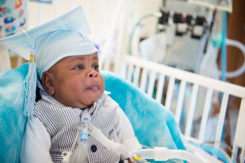 Setelah 1 Tahun di NICU, &#8216;Baby Bun&#8217; Pulang