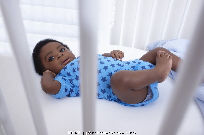 5 Tips Membiasakan Anak Tidur Sendiri