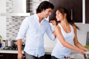 Kencan Romantis untuk Pasangan Sibuk