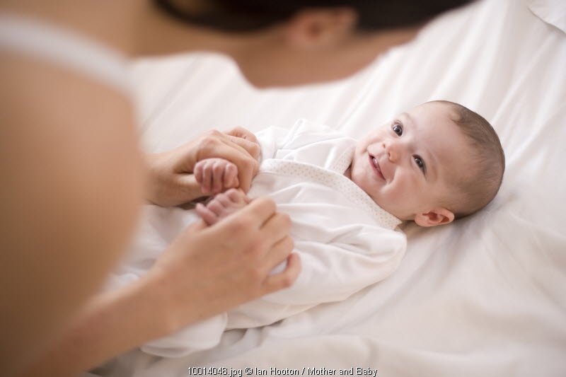 Cara Anak Berkenalan Sesuai Usia