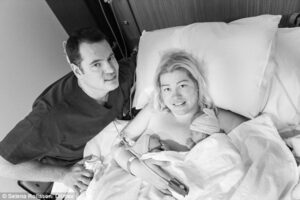 Langka! Sekali Berhubungan, Ibu Ini Hamil 2 Kali