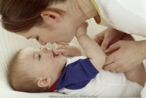 Kapan Bayi Mulai Belajar Bicara?