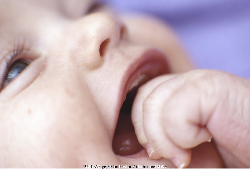 Tips Agar Anak Nyaman saat Teething (Bagian 1)