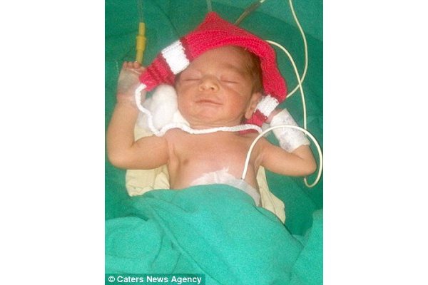 Bayi Dilahirkan Selamat Dari Ibu Yang Ditembak 3 Kali