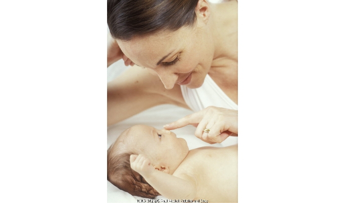 Cara Membersihkan Kotoran Hidung Bayi