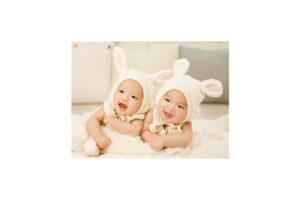 Kembar, Disamakan atau Dibedakan?