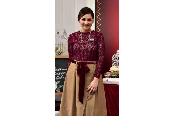 Tips Mona Ratuliu agar Selalu Dekat dengan Anak