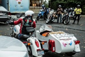 ‘Geng’ Motor Wanita Bantu Kirim ASI