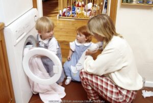 3 Manfaat Ajari Anak Pekerjaan Rumah Tangga