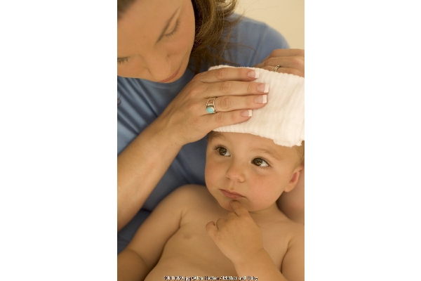 Penanganan Saat Si Kecil Kejang