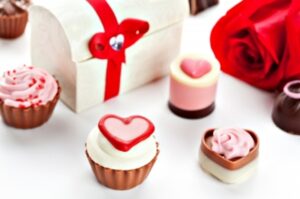 7 Tradisi Unik dalam Merayakan Hari Kasih Sayang