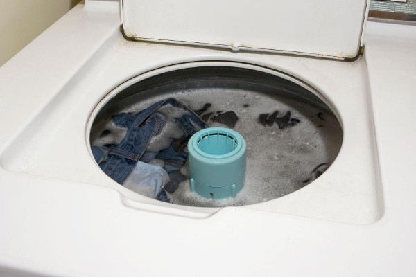 Pelajaran Berharga, Balita Kembar Tewas di Mesin Cuci