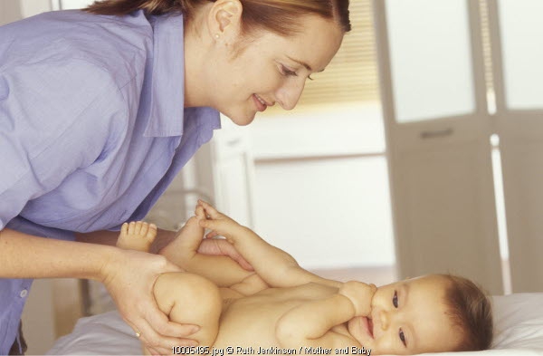 Si Kecil Batuk dan Pilek, Apakah Boleh Imunisasi?