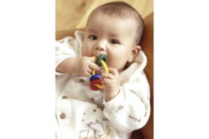 Pertolongan Pertama Saat Si Kecil Tersedak