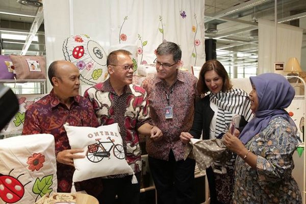 IKEA Fasilitasi Produk Perajin Lokal di Teras Indonesia