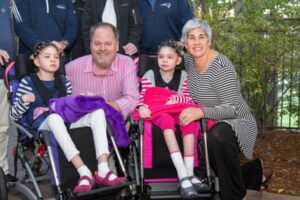 Orangtua Ini Meramu Obat Sendiri Demi Menyembuhkan Anak