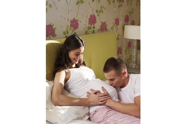 4 Kiat Hadapi Perubahan Suasana Hati Istri Saat Hamil