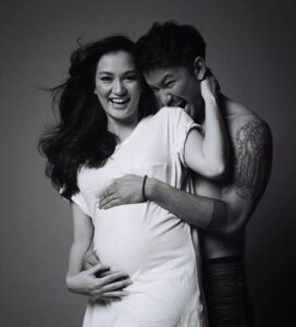 Atiqah Hasiholan Akan Gelar Syukuran 7 Bulan Kehamilan