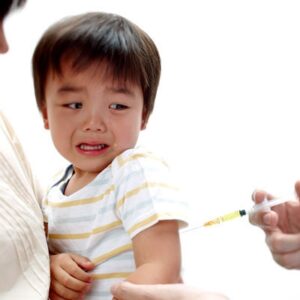 5 Trik Jitu agar Si Kecil Tak Takut Disuntik